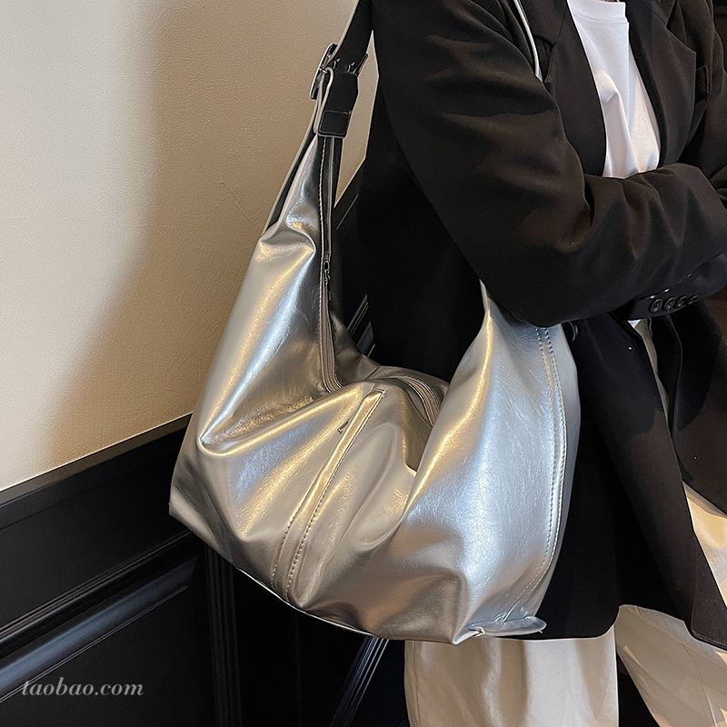 休闲松弛感大容量包包女2025新款轻便百搭斜挎包通勤单肩包托特包