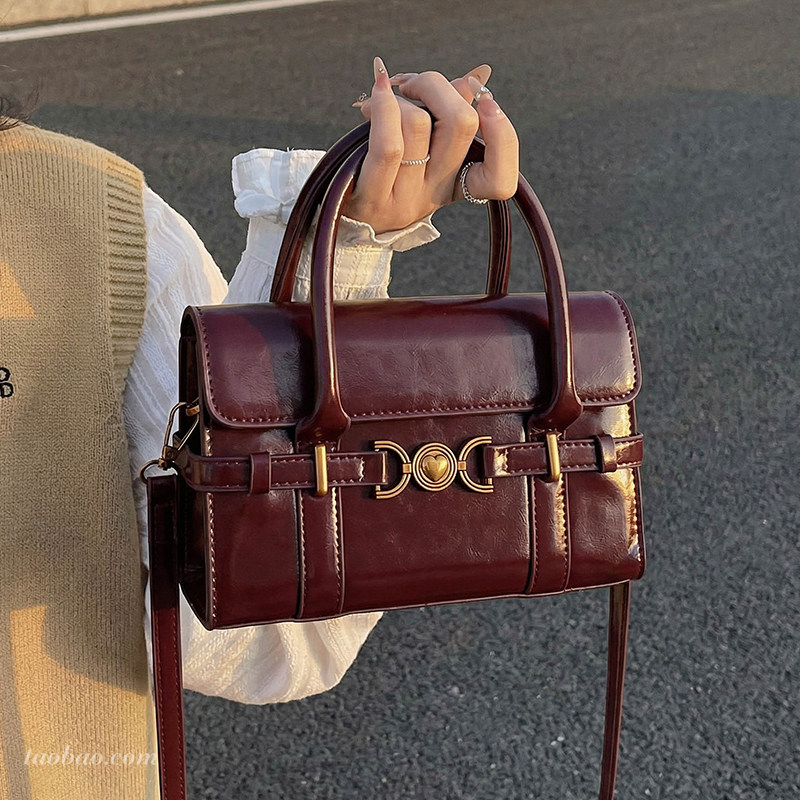 高级质感油皮复古小包包2026新款时尚百搭斜挎包秋冬季手提小方包,箱包皮具/热销女包/男包,小方包,淘宝优惠券,粉丝福利购,淘宝优惠卷