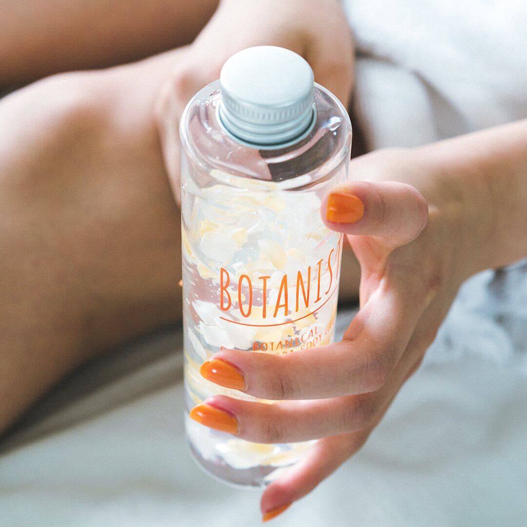 日本原装 现货 BOTANIST植物学家鸡蛋花橙子保湿花瓣身体乳 200ML