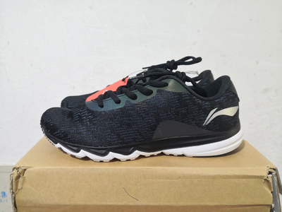 李宁男女运动跑步鞋时尚