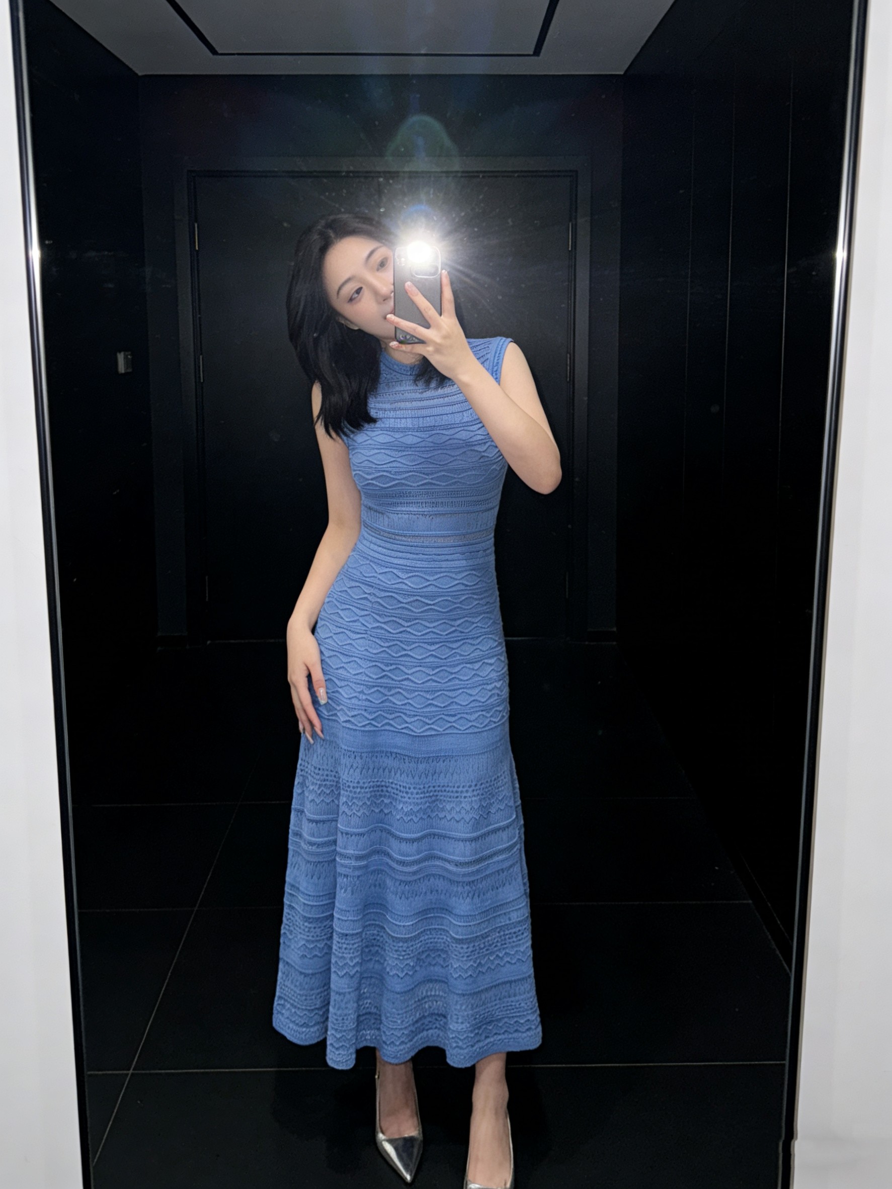 2026春夏季法式优雅千金风钩花镂空中长款针织连衣裙女修身背心裙