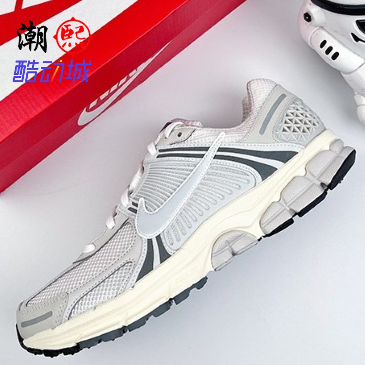 Nike男子跑步鞋缓震气垫