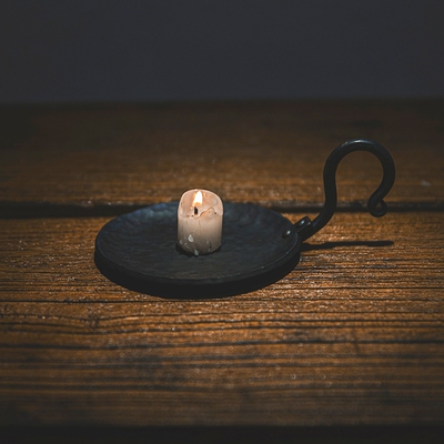 手持烛台锤打手工烛行灯禅意铁制灯台托盘侘寂风格烛台