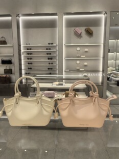 【珊珊家不退换】CHARLES&KEITH26托特CK2-30782804抽绳菜篮子包