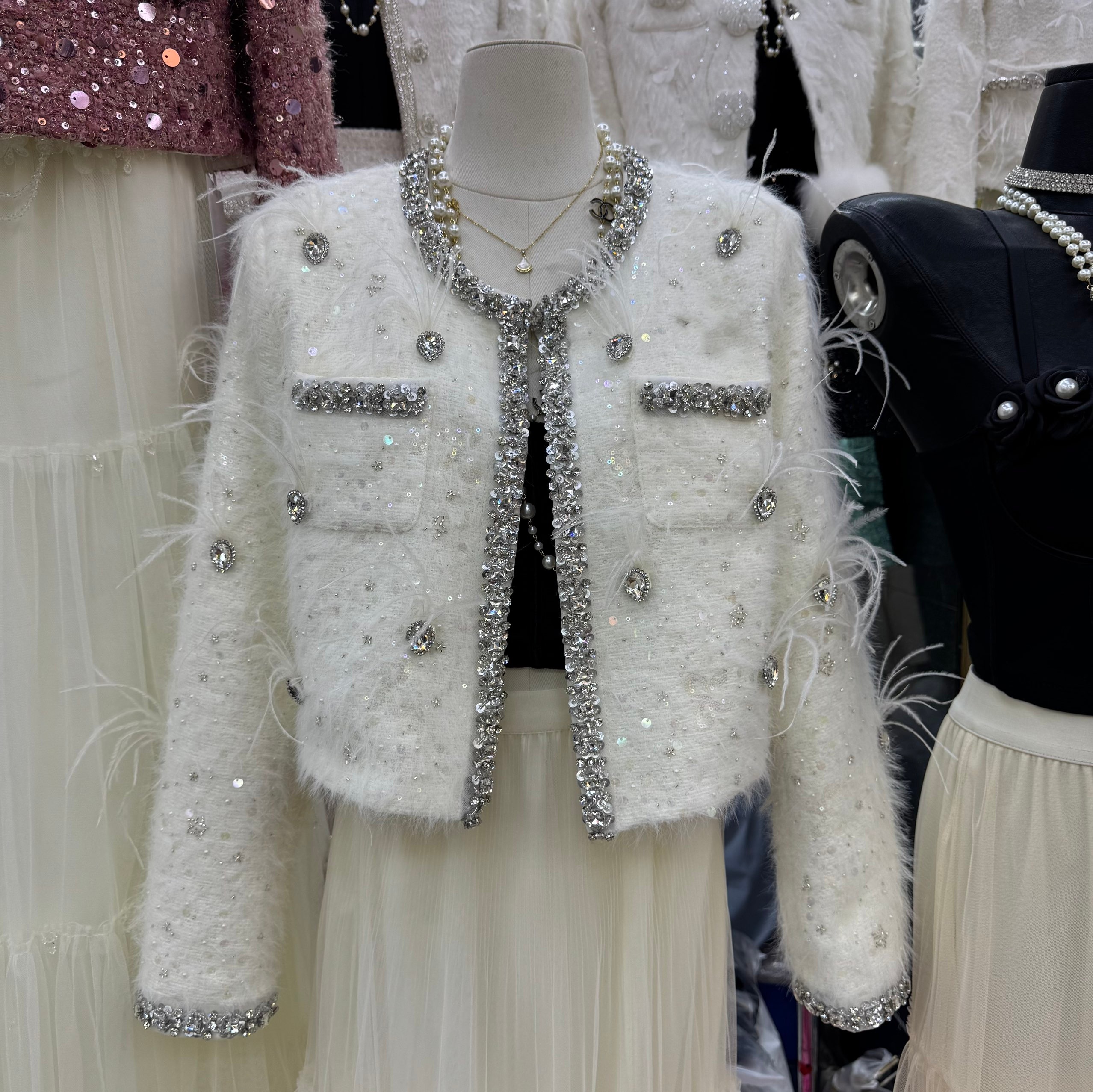 轻奢重工钉珠镶钻洋气羽绒外套