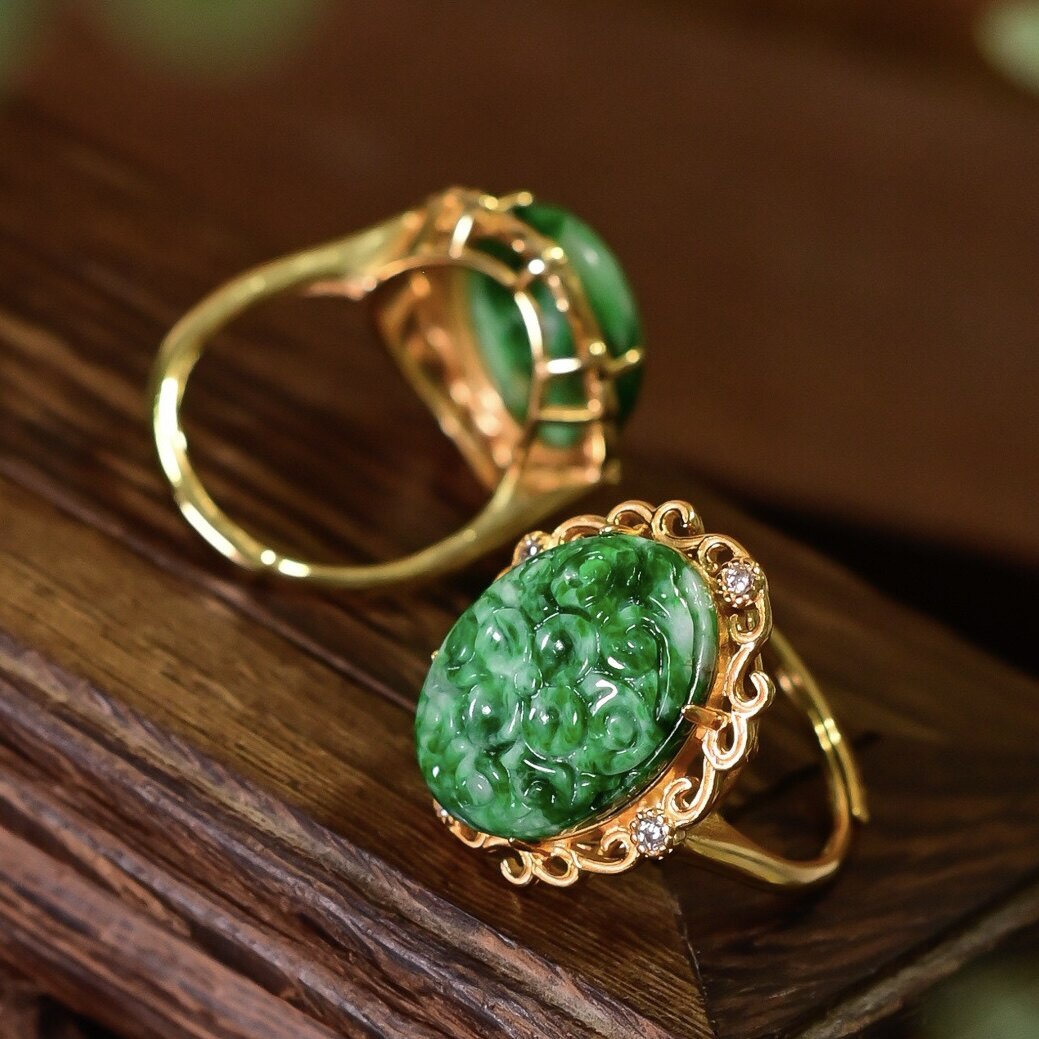 新中式天然辣绿干青雕花蛋面A货翡翠戒指女S925纯银镀金开口指环