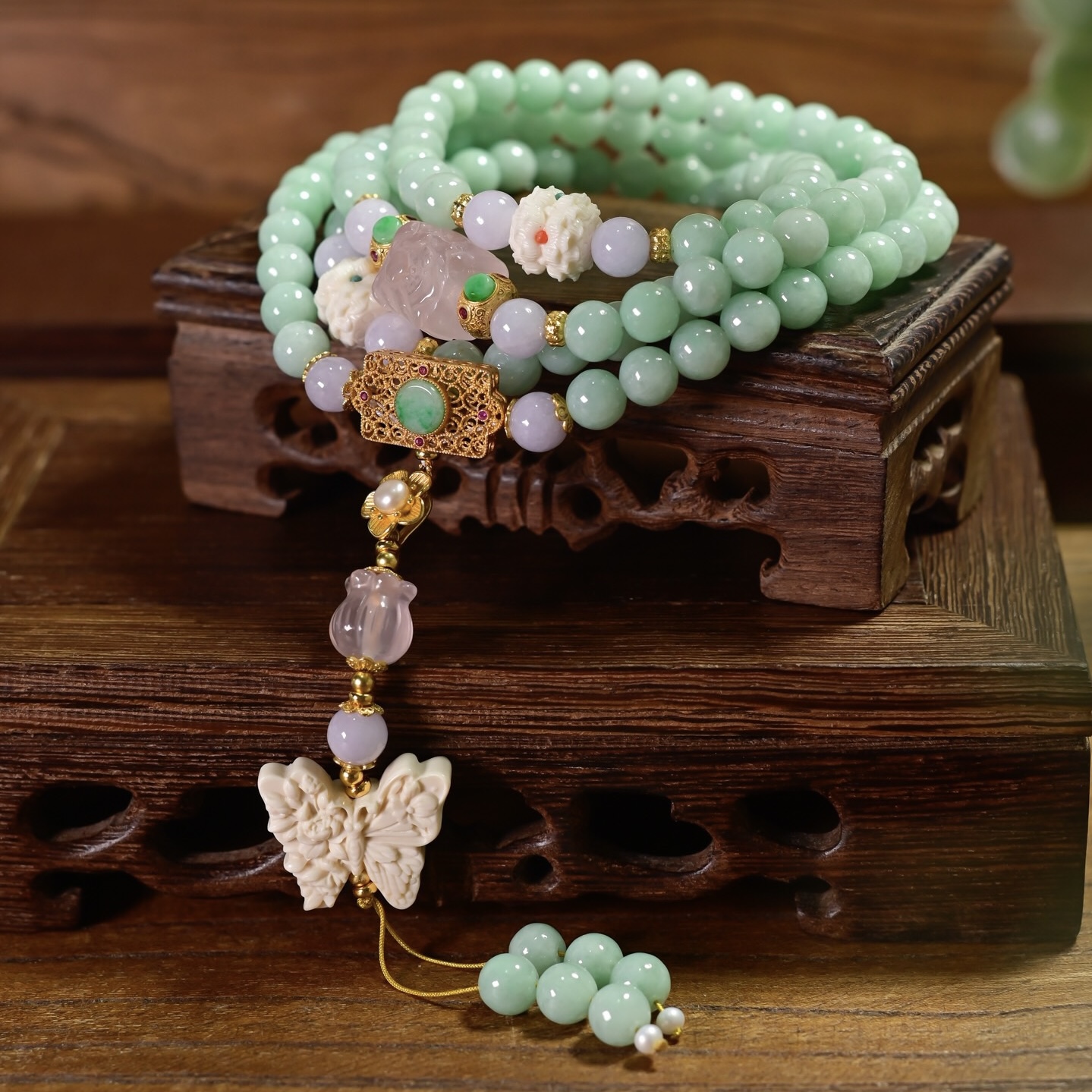 108颗天然A货豆绿翡翠圆珠毛衣链