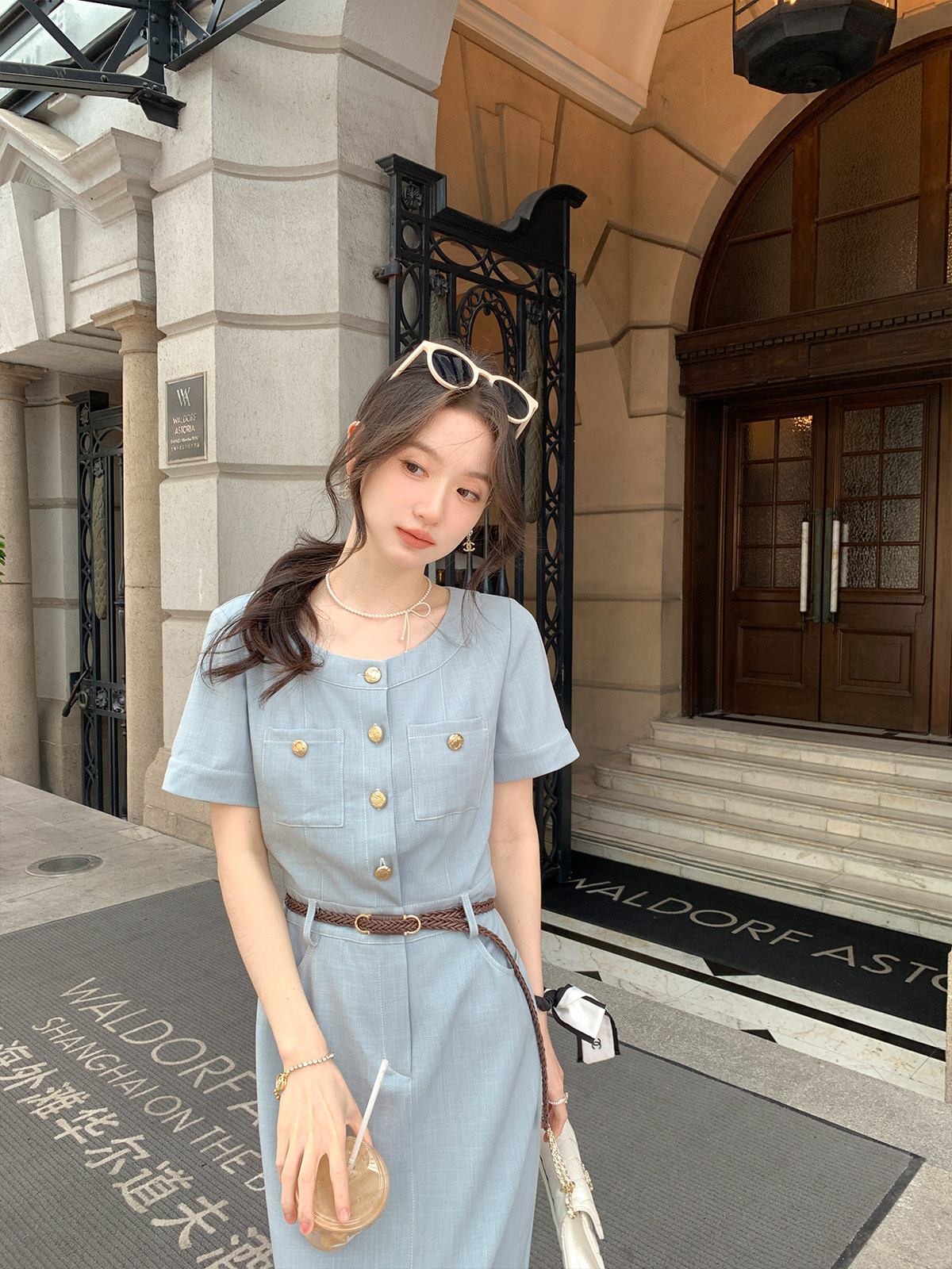 花栗鼠小姐 冷萃冰咖 简约高级正肩通勤长裙女夏季直筒显瘦连衣裙