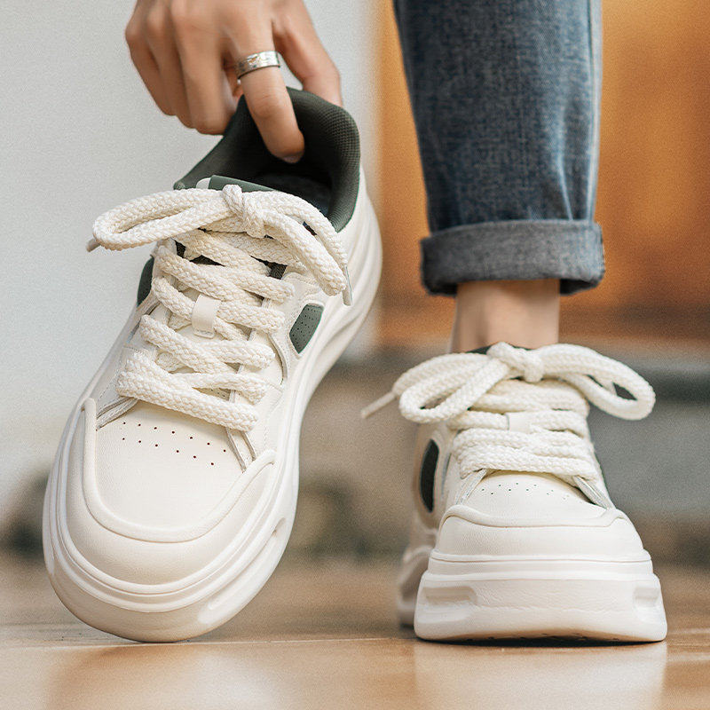 男鞋春季2026新款厚底增高小白鞋男款学生青少年小众运动休闲板鞋