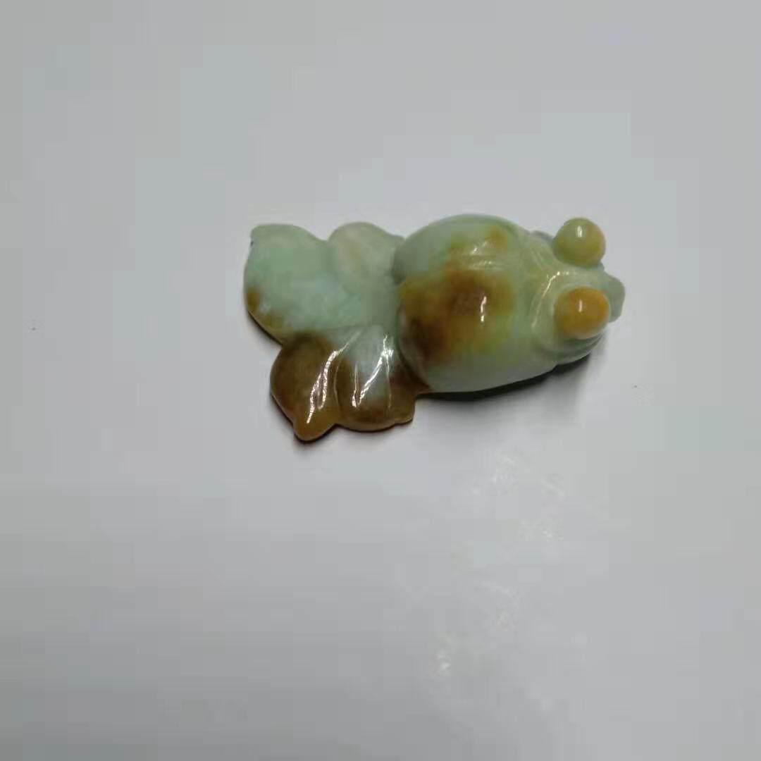 缅甸A货翡翠金鱼黄翡变种金鱼吊坠挂坠带证书送绳子坤圣珠宝