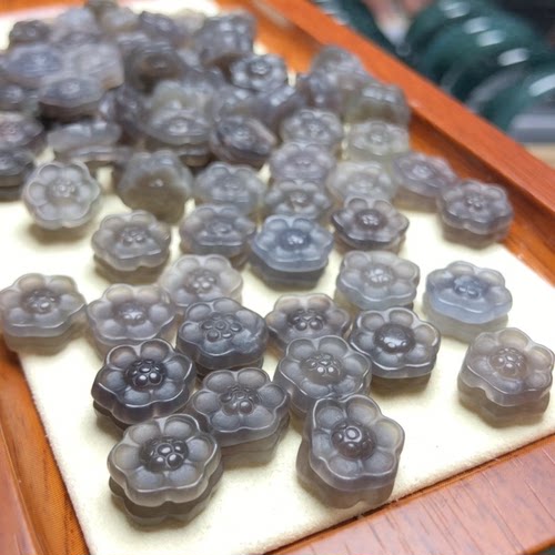 天然和田玉吊坠背云通孔帝王紫