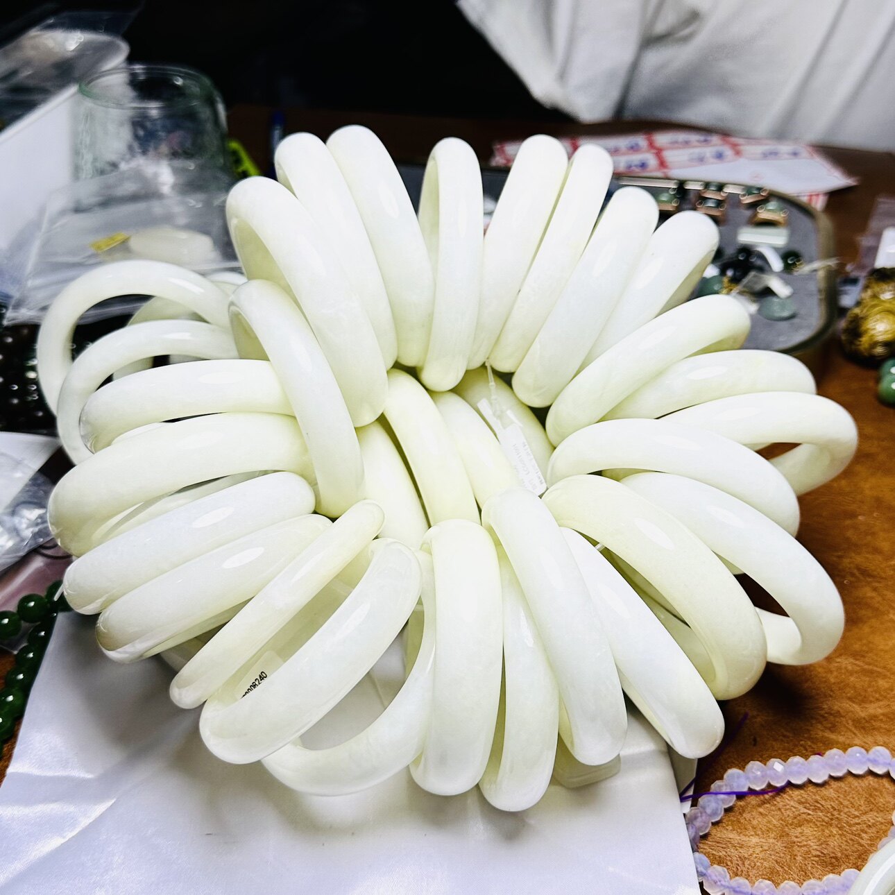 天然和田玉白玉宽版手镯正装