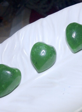 V908 天然和田玉碧玉爱心吊坠23-27mm绿色珠宝玉石挂件