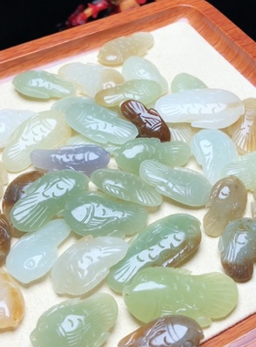 D189天然和田玉吊坠鲤鱼随机发货25-36mm 编绳