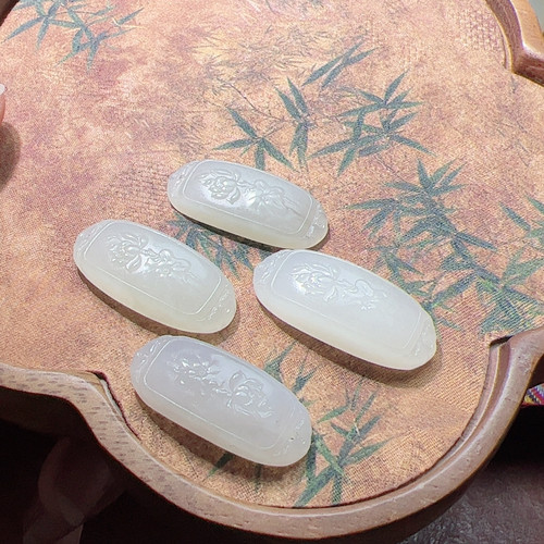 CC0265天然和田玉手腕牌吊坠无事牌莲花荷叶31/11mm老料diy单孔