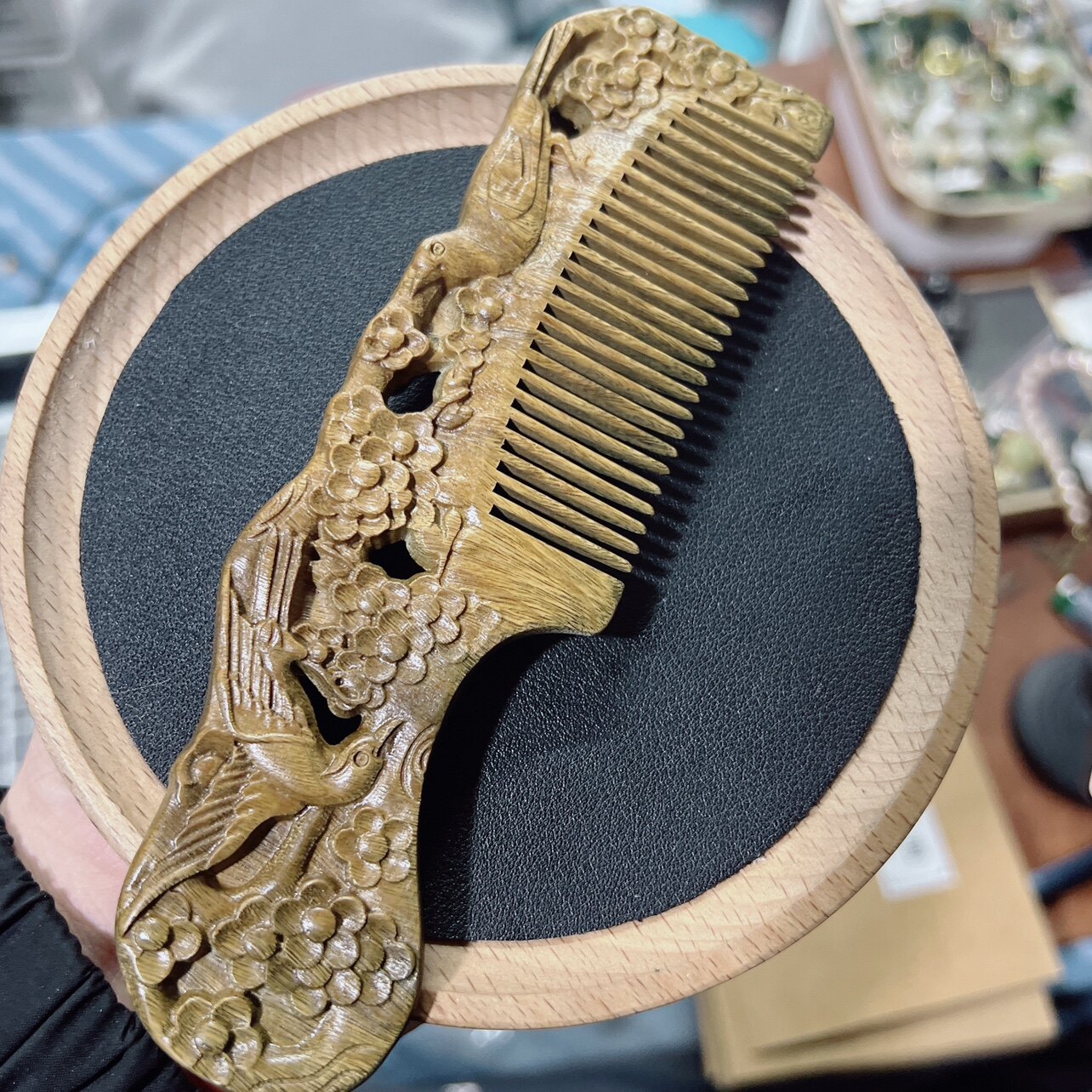 A600 文玩绿檀木雕刻梳按摩梳梅花喜鹊按摩梳子木质梳护理头皮