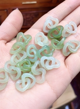 z523 天然和田玉晴水环环相扣爱心耳坠吊坠锁骨链配件约11*12mm