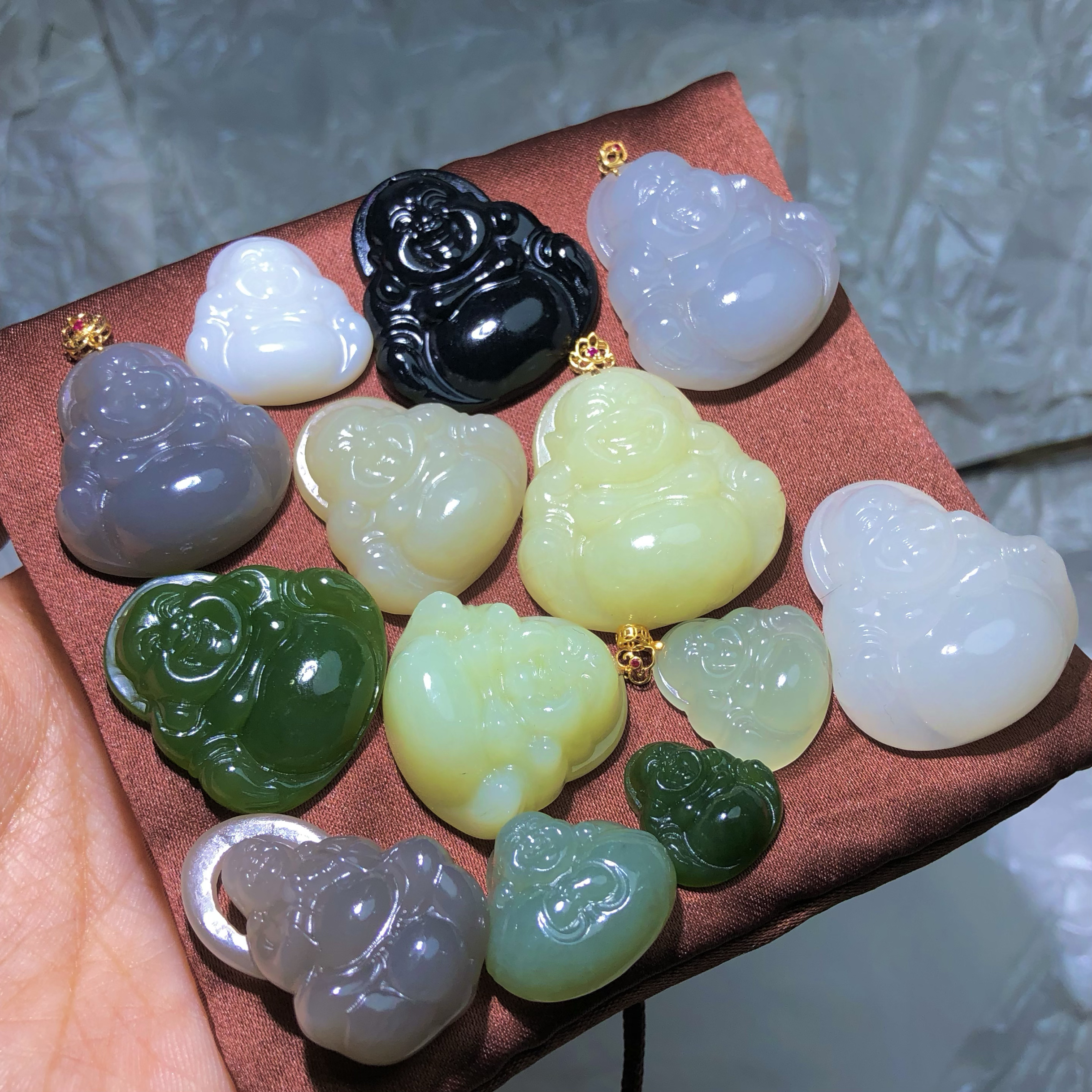 天然和田玉佛公吊坠烟紫羊脂清水