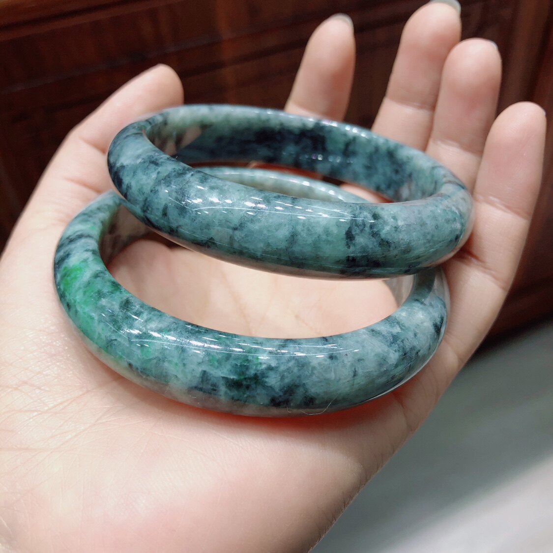 缅甸天然A货翡翠手镯乌鸡翡翠玉镯妈妈镯正装玉石礼物