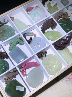 1A968 天然和田玉吊坠一物一图且莫蓝糖碧玉翡翠烟紫黄口清配件扣