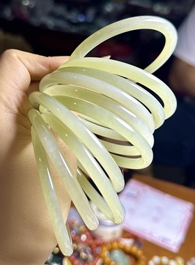 天然和田玉野牛沟手镯蜂蜜水细腻