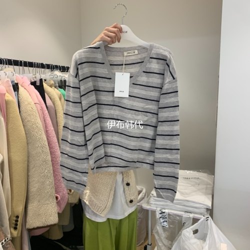 冬款V领条纹薄款短款针织衫