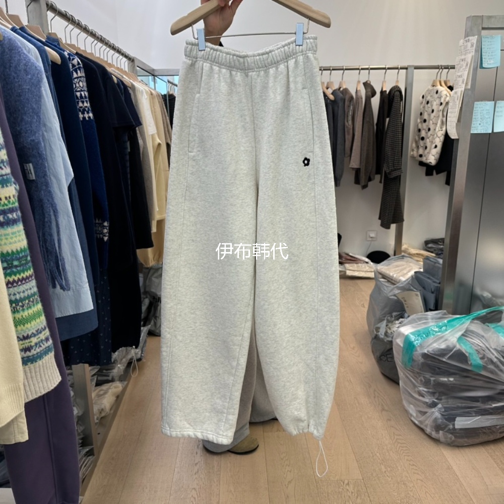 松紧腰裤脚抽绳刺绣花朵加绒卫裤