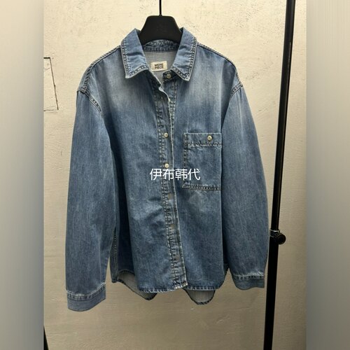 翻领磨白做旧宽松牛仔衬衫