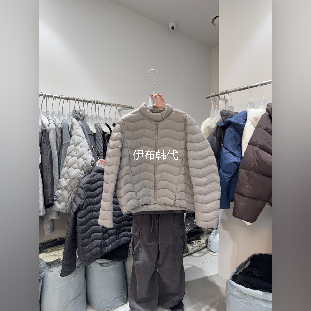 圆领波浪纹排骨鹅绒羽绒服外套