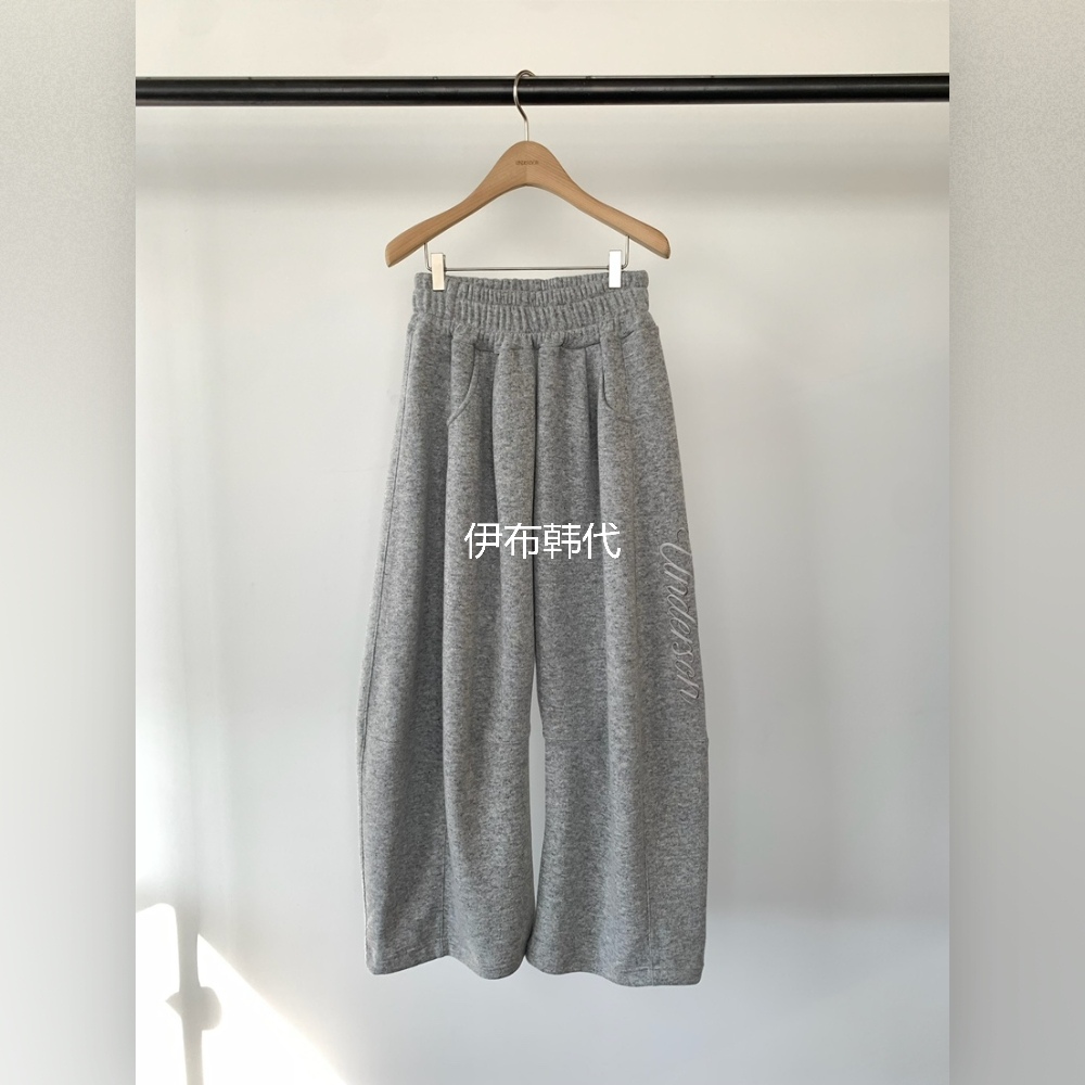 松紧腰字母宽松廓形裤腿卫裤