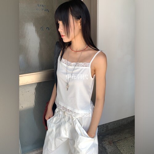 一字领蕾丝边棉质吊带背心