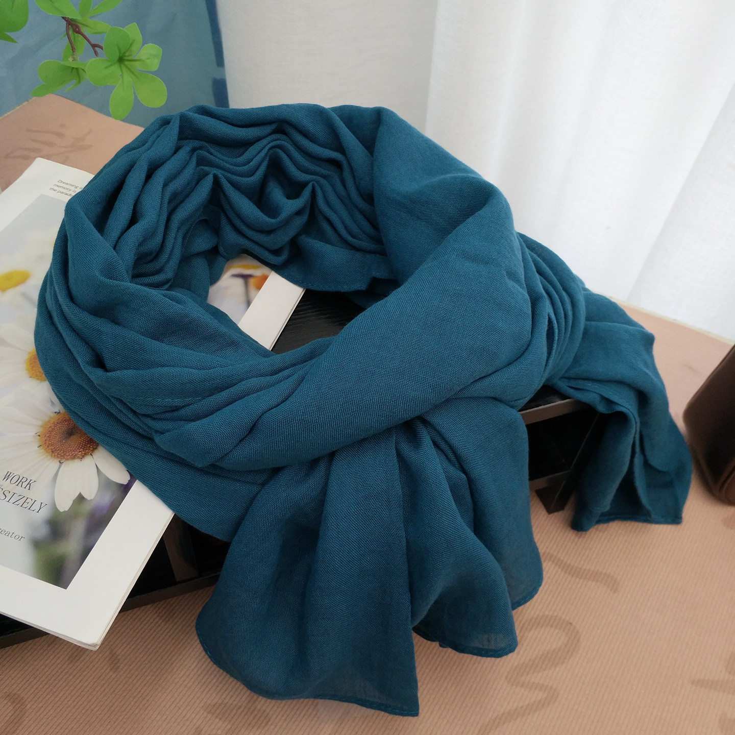 棉麻围巾女春秋冬季薄长款文艺纯色百搭复古披肩护颈围脖装饰丝巾