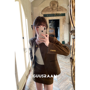 太妃糖!麂皮绒面短款夹克外套女简约圆领复古显瘦裙裤两件套