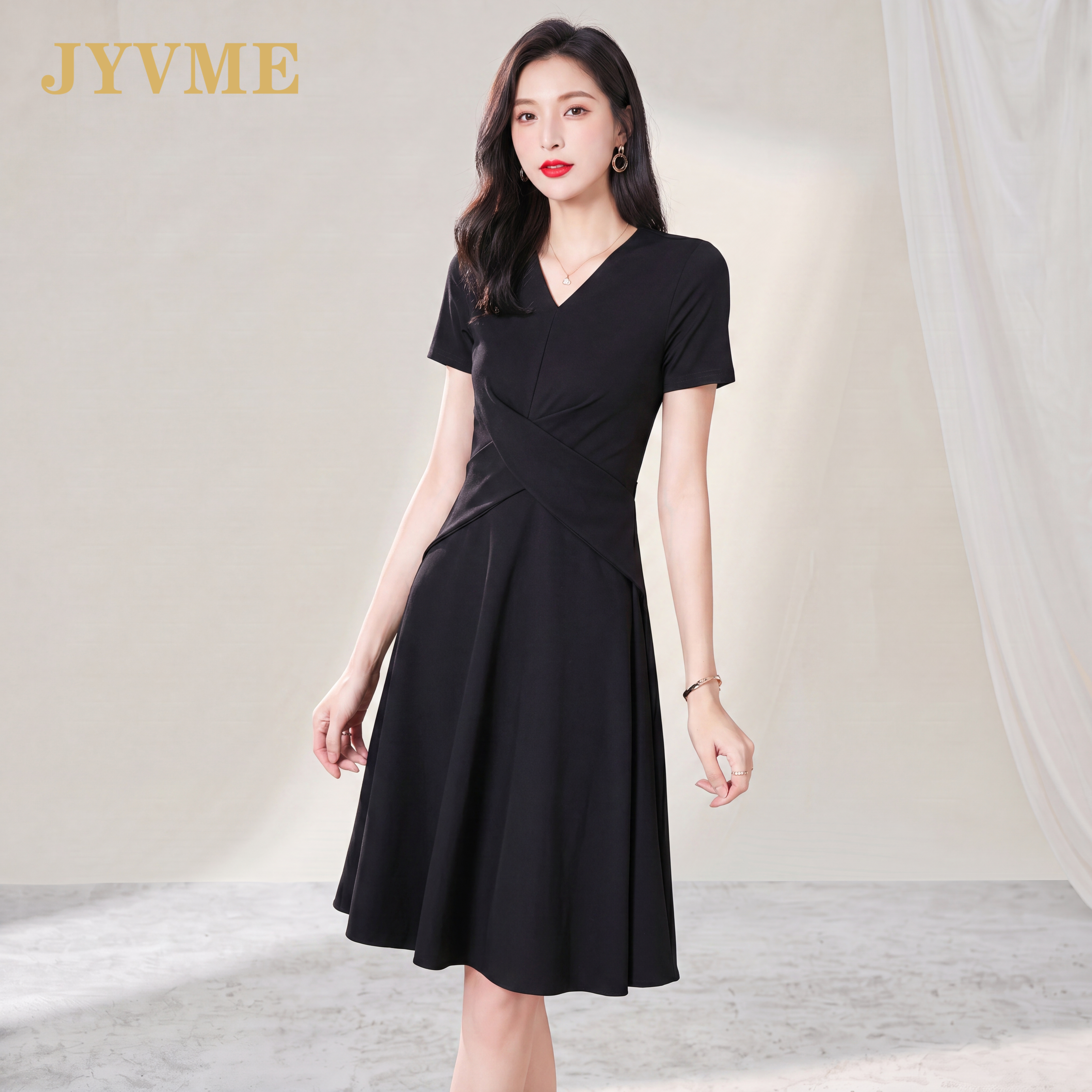 JyVme轻奢连衣裙女夏2026新款黑色修身显瘦小个子气质赫本风裙子