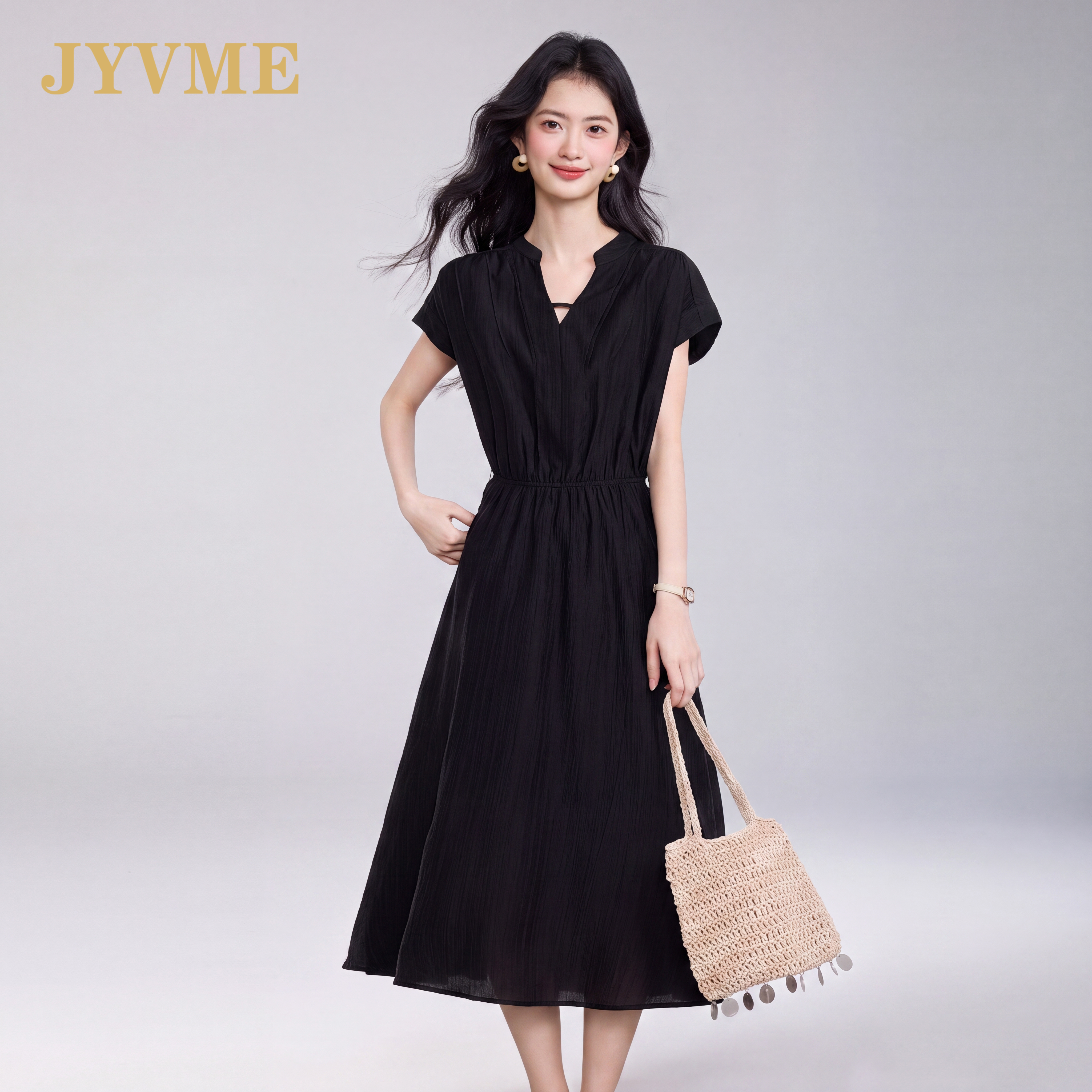 JyVme轻奢V领连衣裙女短袖2026夏季新款收腰中长款小黑裙A字裙