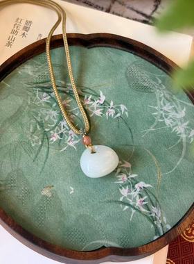 和田玉小福袋吊坠挂件羊脂白玉项链中式古典颈链超值礼百搭毛衣链