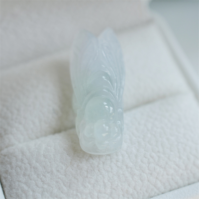 天然A货翡翠玉吊坠一鸣惊人蝉