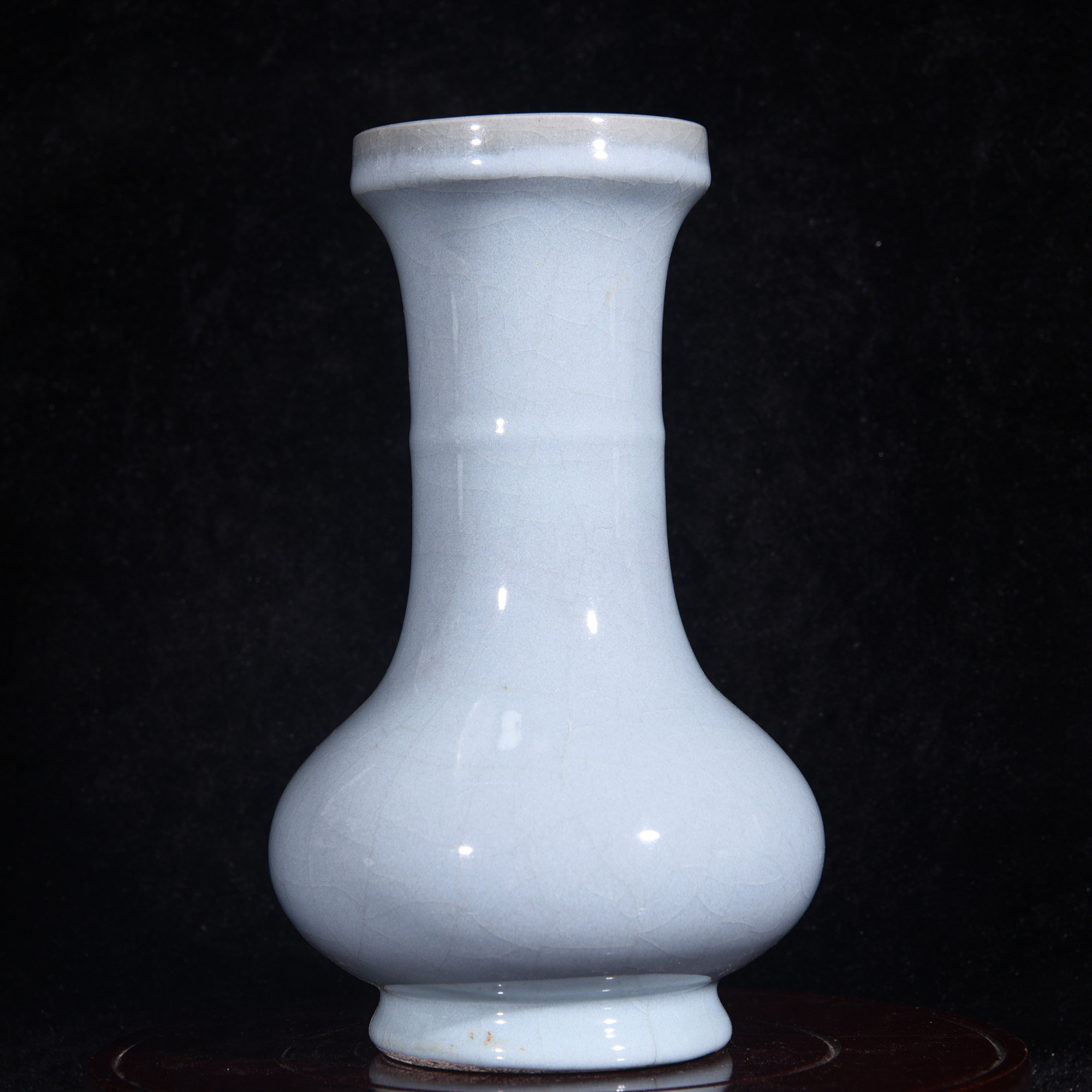 大宋汴京官窑天青色玛瑙釉弦纹尊瓶