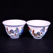 大明成化年制侘紫斗彩小鸡全家福纹铃铛酒杯茶杯