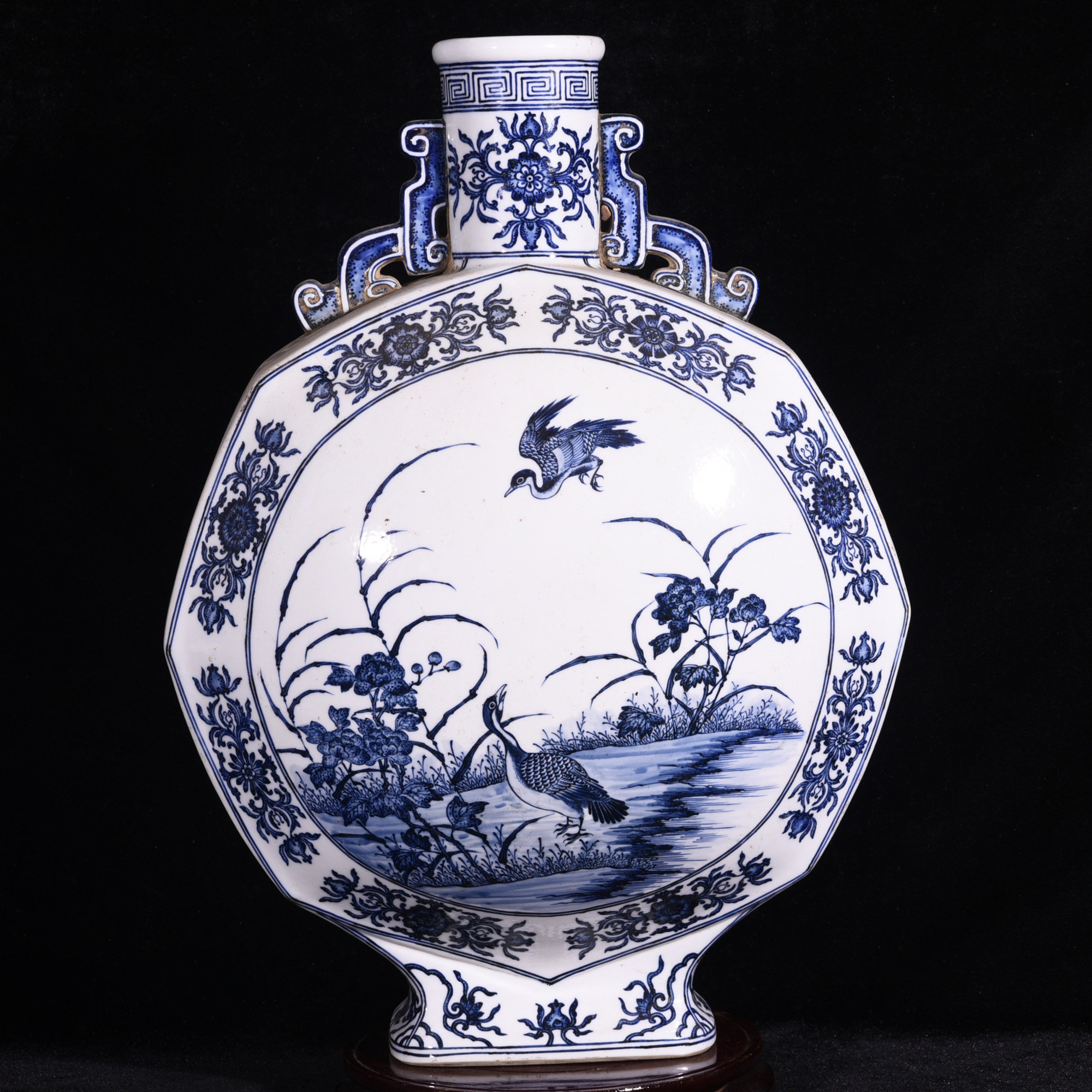 大清雍正年制青花芦塘归雁安居乐业纹火漆印扁瓶