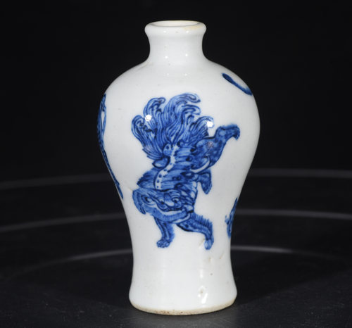 大清康熙寄托款成化年制青花狮虎象瑞兽图鼻烟壶