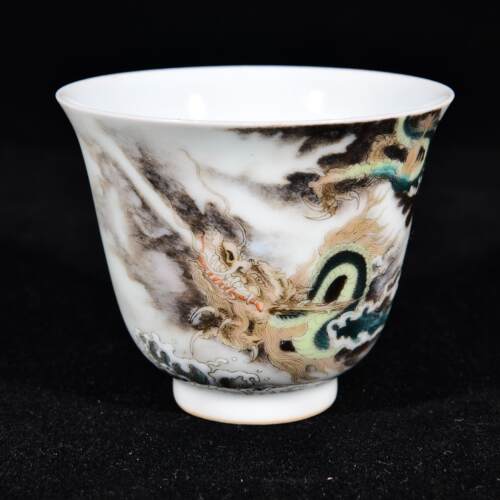 五彩大清乾隆年制龙纹杯