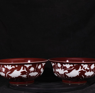 大明宣德年制宝石红釉托白莲塘鱼藻纹宫式碗