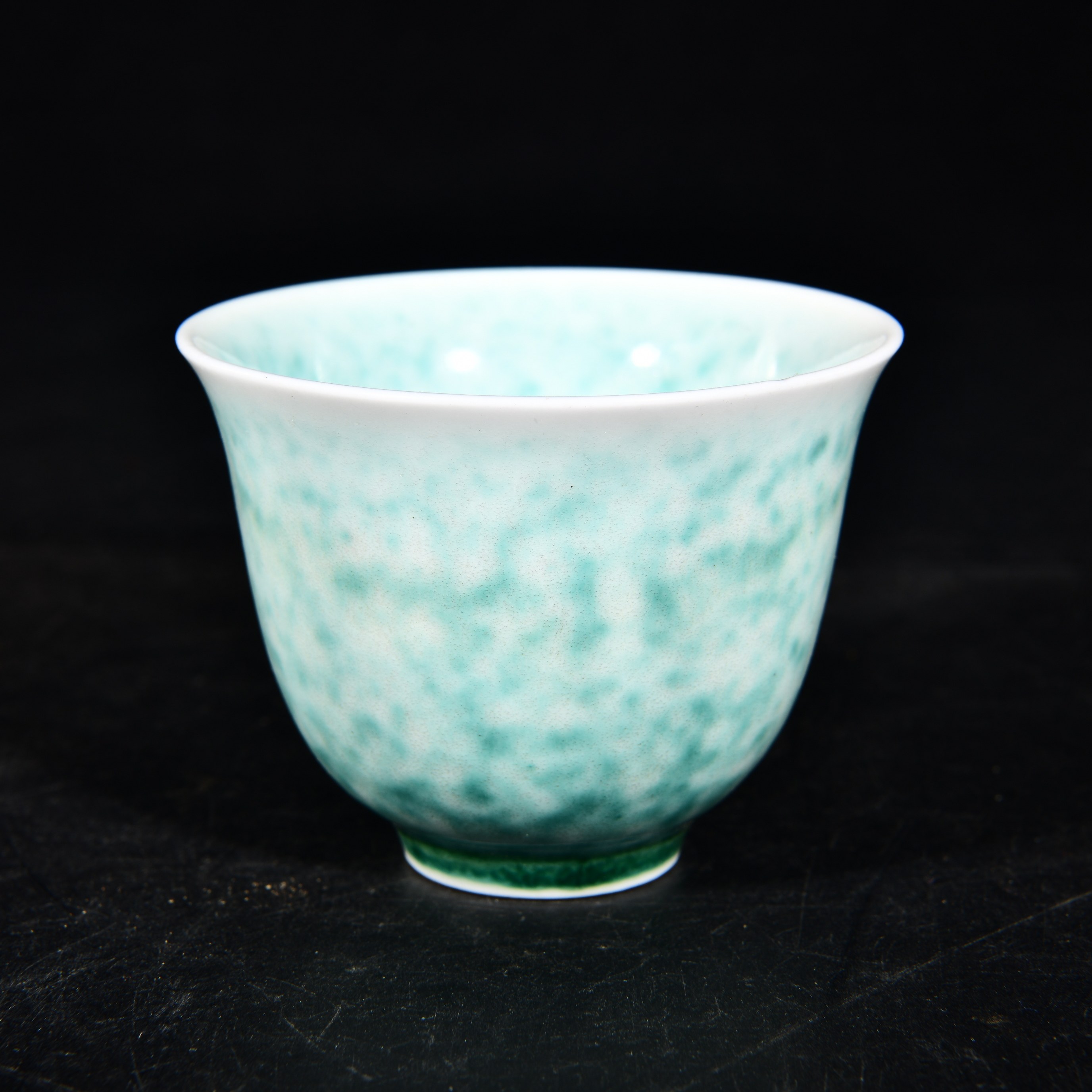 大唐天姥山松柴烧制窑变翡翠绿釉酒杯茶杯