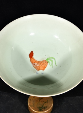 大明成化年宪宗皇帝御笔御制御用斗彩小鸡全家福纹超大碗