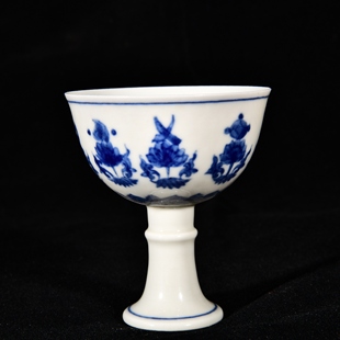 价格900元大明成化年制松柴烧青花缠枝莲托佛家八宝纹高足杯