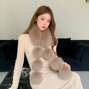 泡芙塔时髦温暖狐狸毛球冬季皮草围巾狐狸毛双面加大毛球加长围巾