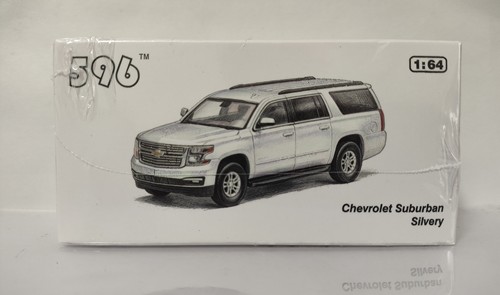 596 Model 1:64雪佛兰 萨博班 2015 Suburban 合金银色白色车模型
