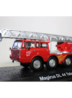 1/72消防车Magirus DL 44 Tatra 813 8×8云梯车模型经典摆件