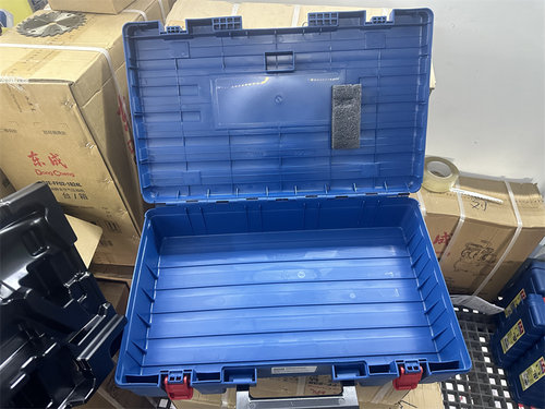 东成充电式锂电钻塑料工具箱